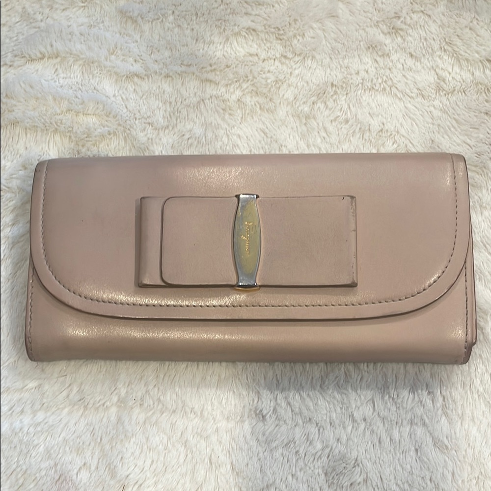 Salvatore Ferragamo Vara Bow Accent Leather Continental Wallet